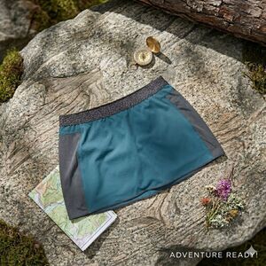 Mountain Hardwear Dynama Stretch Skort - Dark Teal - Size Medium - UPF 50+